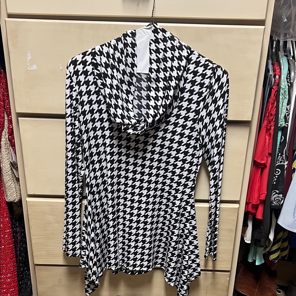 Stylish Black and White Houndstooth Women's Blouse
